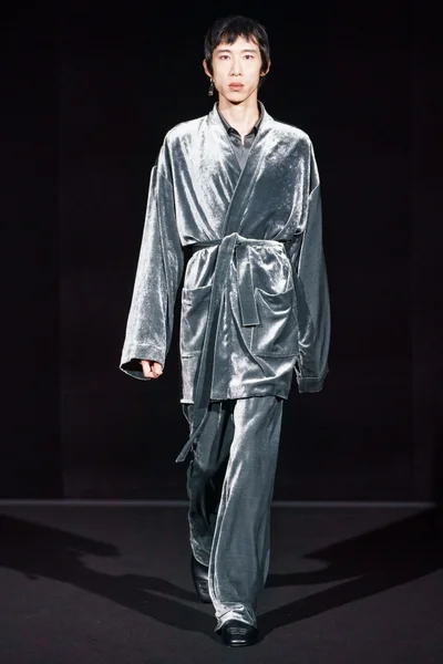 Look 90